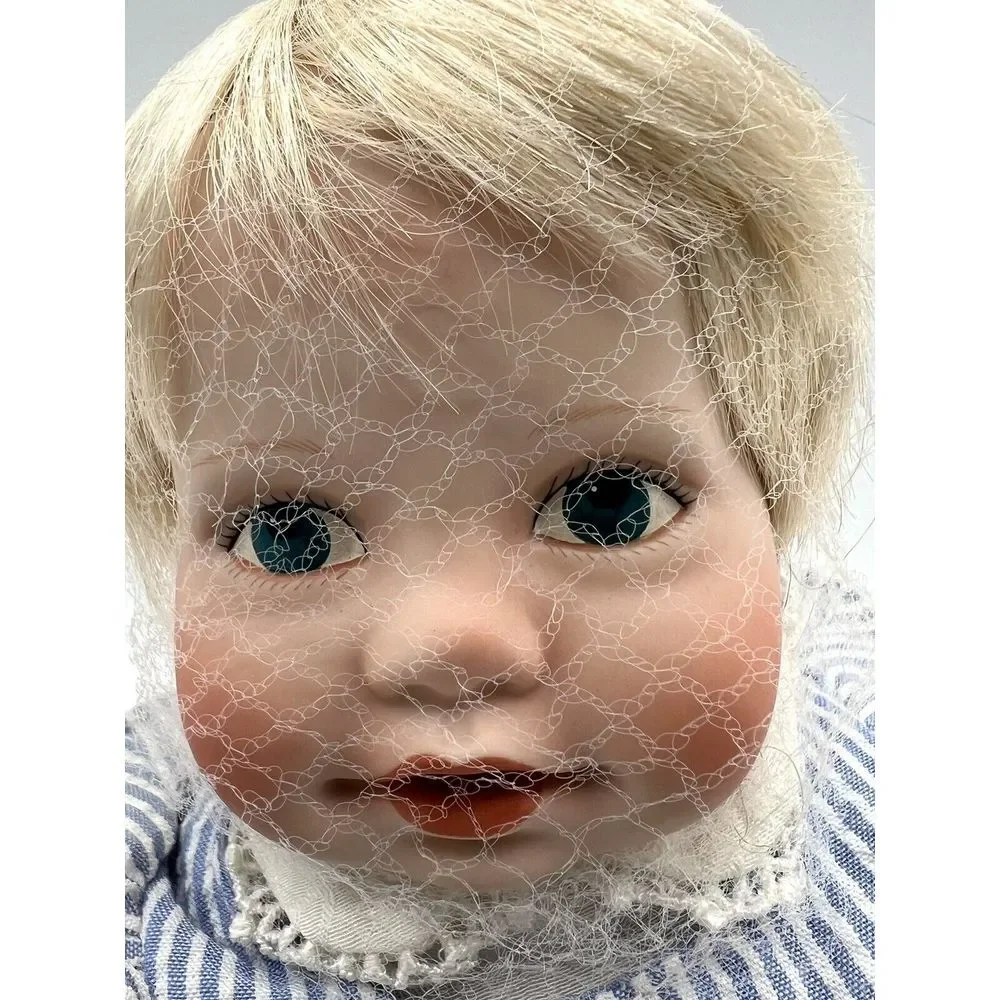 Dressing Up‎ Daisy Porcelain Doll By Elke Hutchens For The Danbury Mint 1990